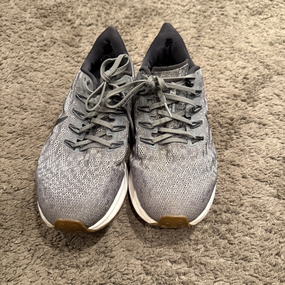 Nike Zoom Pegasus 36 Gray Sneakers Size 9
